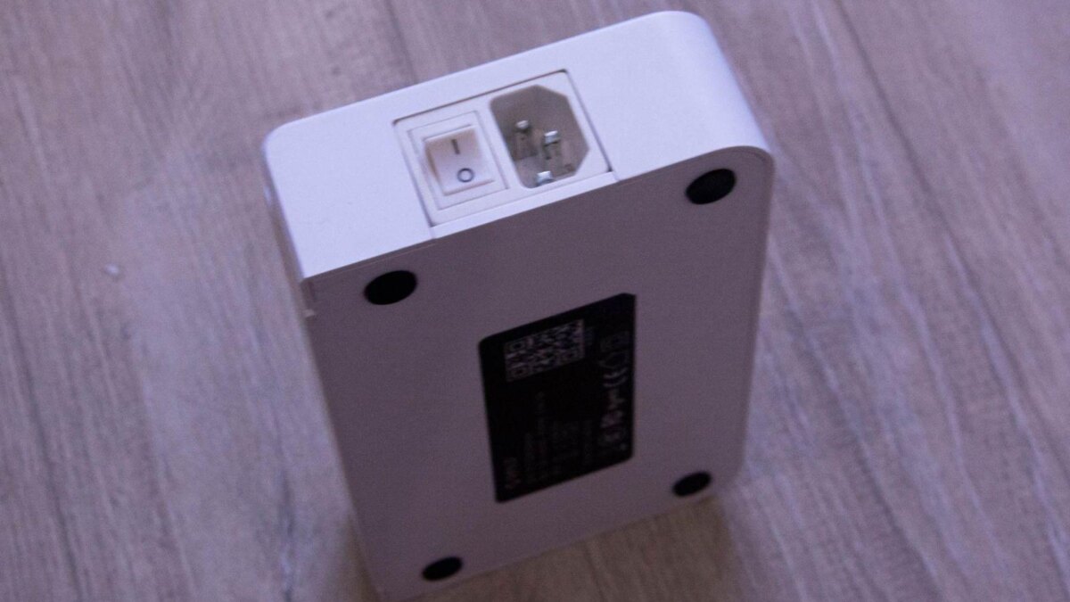 Заряжает! Обзор сетевого фильтра Orico OSC-4A4U 19 DSC 4008