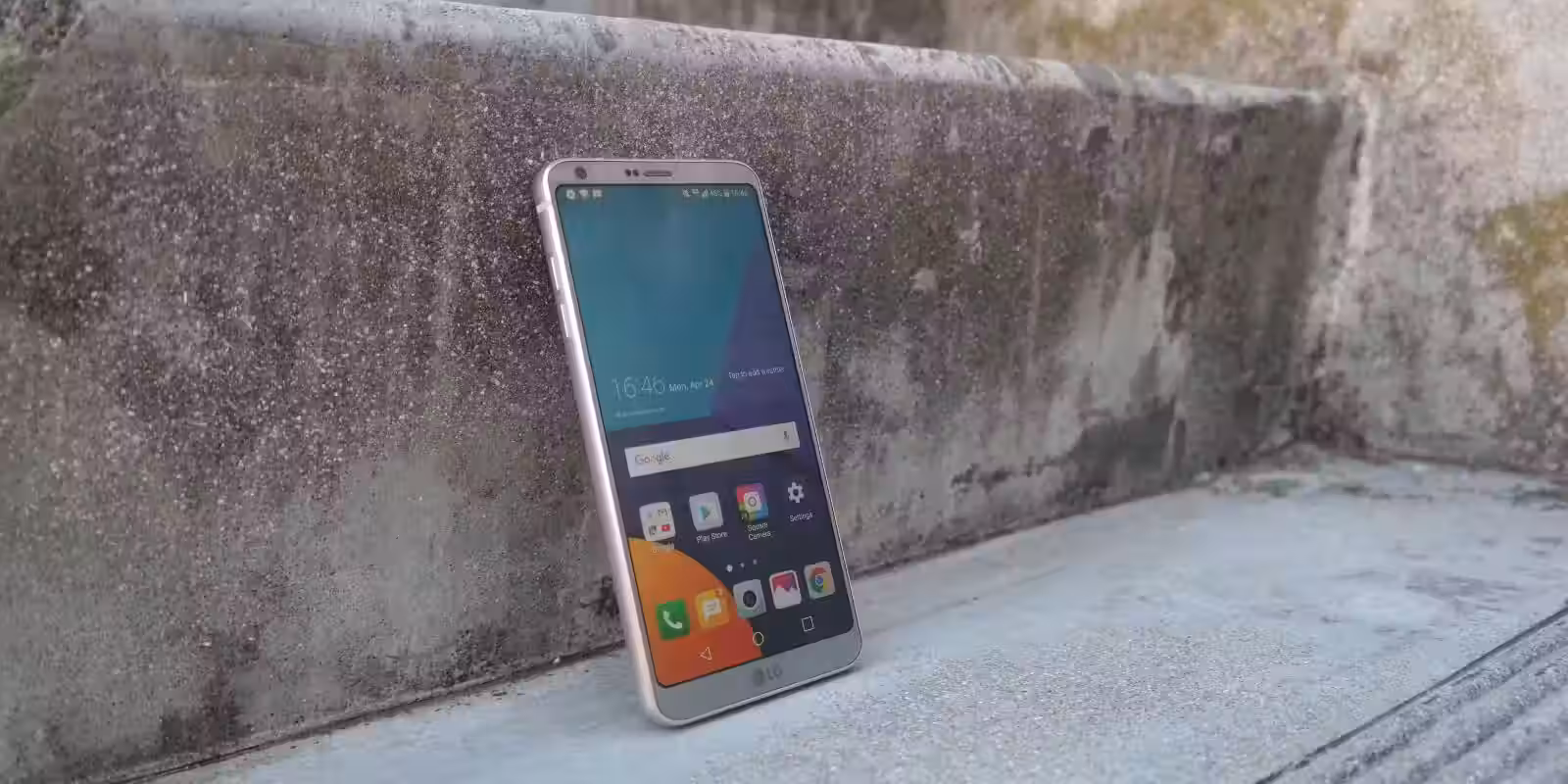 LG представила смартфон Q6 в России 4 lg g6 staircase
