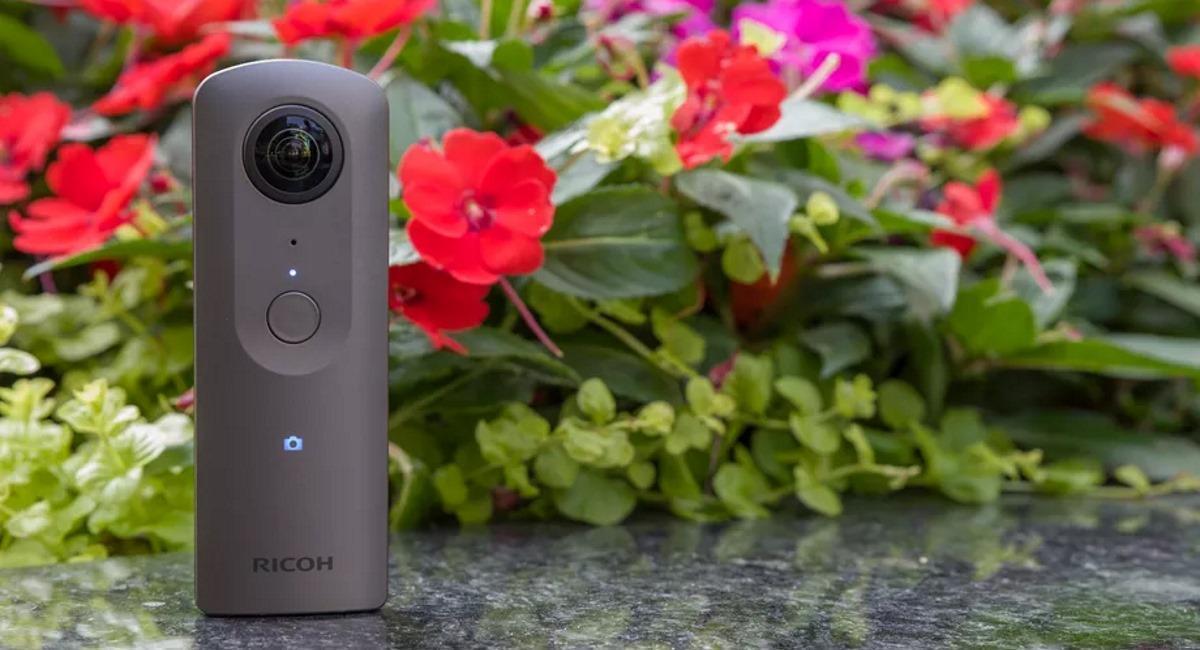Ricoh Theta V 1