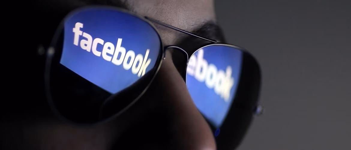 Надежные СМИ Facebook будет отмечать "галочкой" 2 facebook glasses