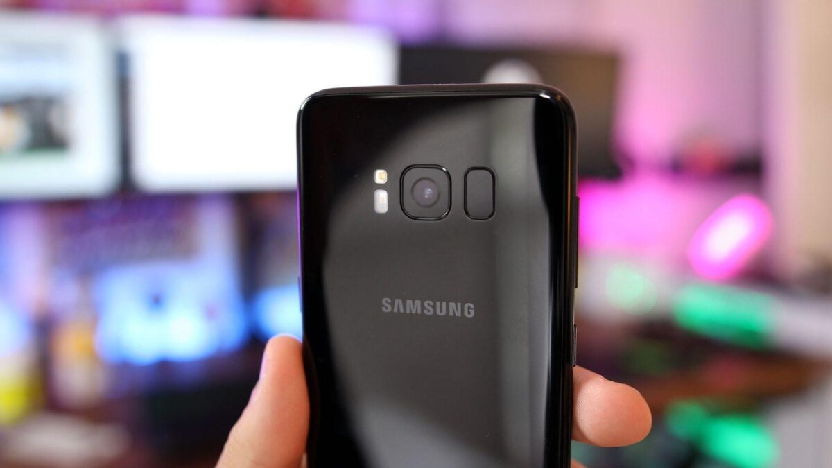 Samsung изменит место сканера отпечатков пальцев только в Galaxy Note 9 4