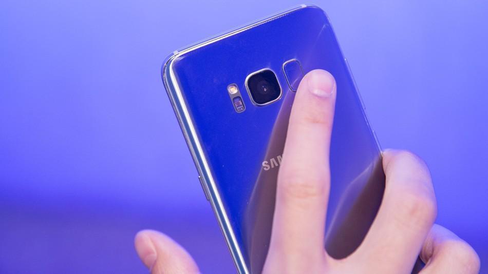 Где расположен сканер отпечатков пальцев в samsung galaxy a72