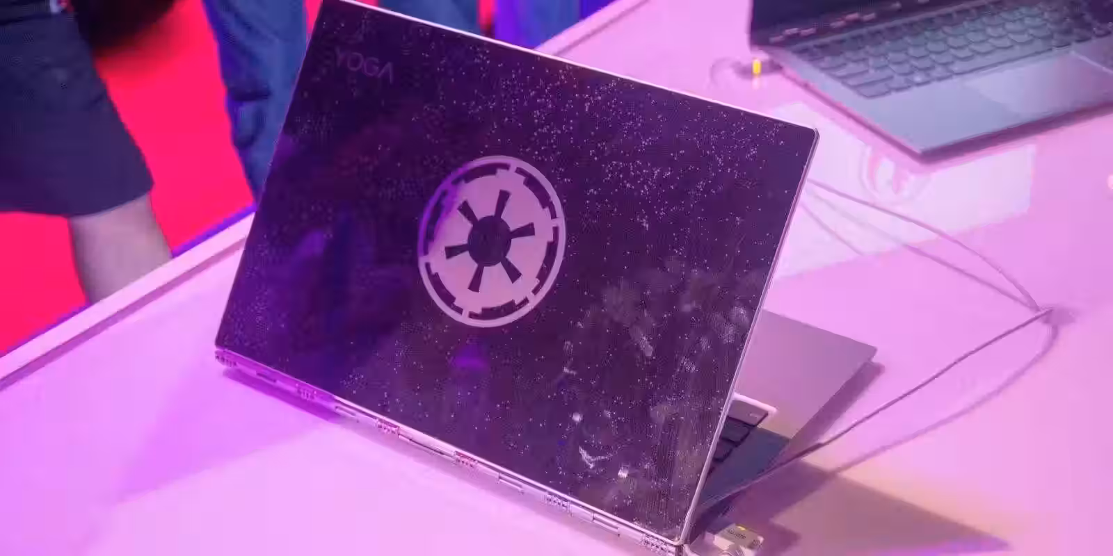 IFA 2017. Lenovo представила ноутбук Yoga 920 и его специальные издания со Star Wars 7 DSC 4804 2 e1504252419973