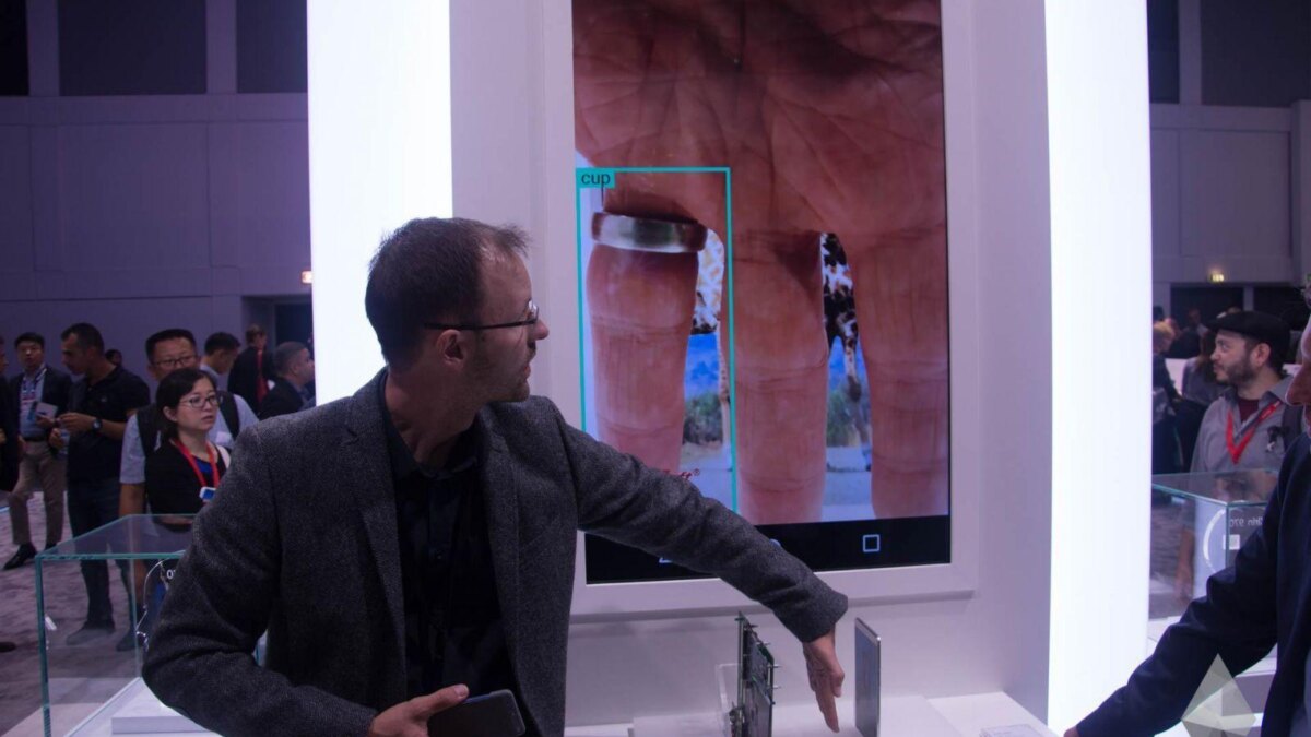 IFA 2017. Huawei показала неанонсированный процессор Kirin 970 с искусственным интеллектом 10 DSC 5138