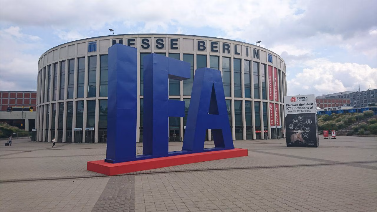 3 лучших смартфона на IFA 2017 4 photo 2017 09 05 16 25 12