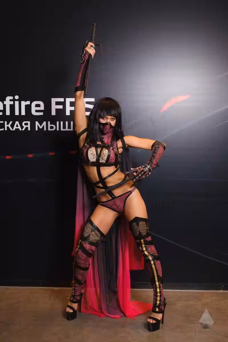 18+ Самый необычный косплей на ИгроМир 2017 и Comic Con. Часть 1 47 Cosplay 98 of 109