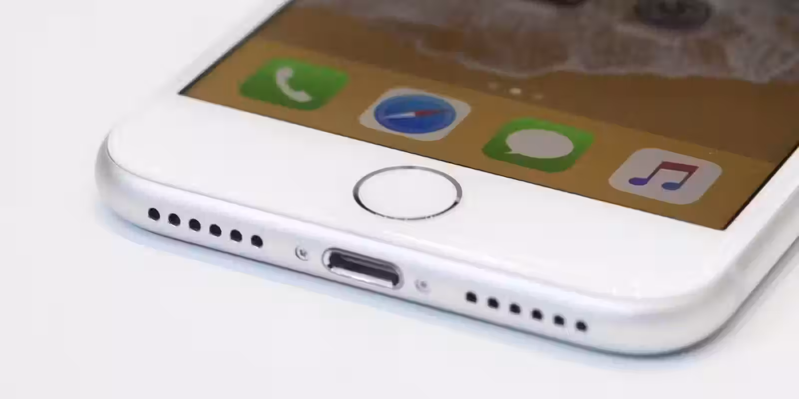 Появились новые случаи вздутия iPhone 8 Plus 2 apple 091217 iphone 8 4090