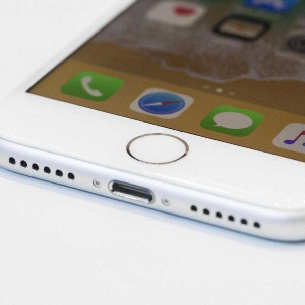 Появились новые случаи вздутия iPhone 8 Plus (apple 091217 iphone 8 4090)