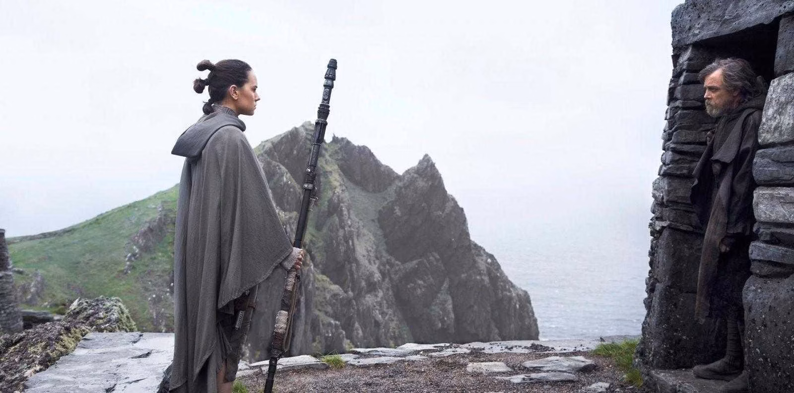 Вышел трейлер Звёздные Войны: Последние Джедаи / Star Wars: The Last Jedi 1 luke in hiding e1502298006773