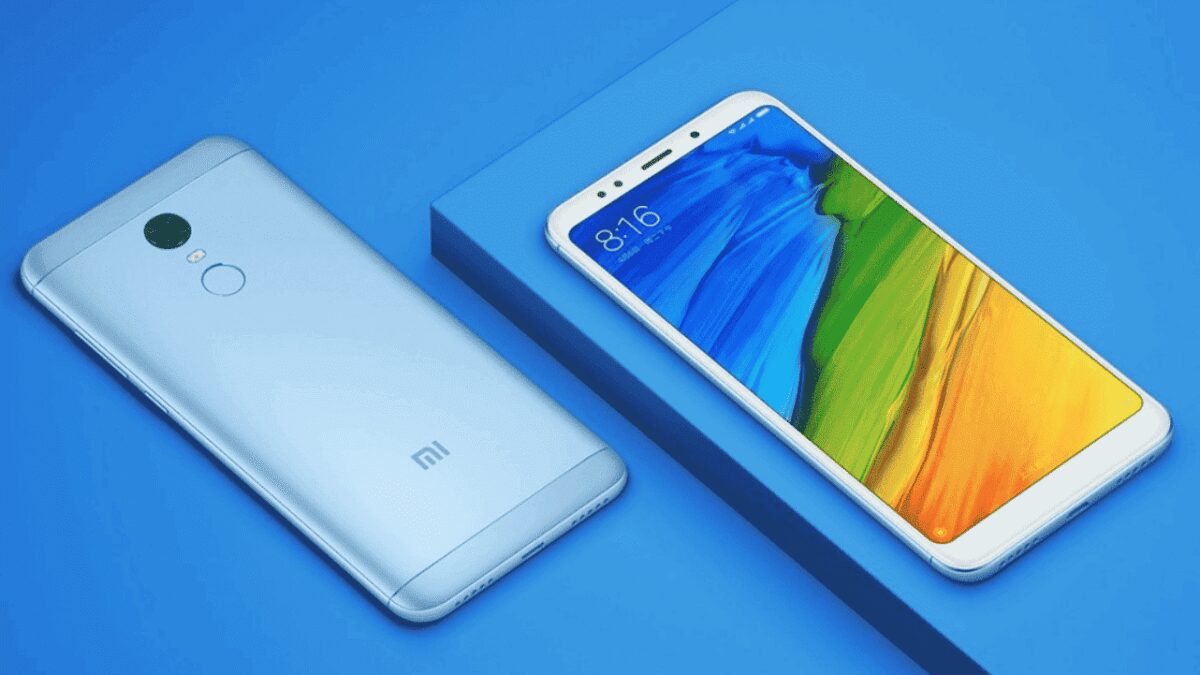 Смартфон Xiaomi Redmi 5 и Redmi 5 Plus спереди и сзади
