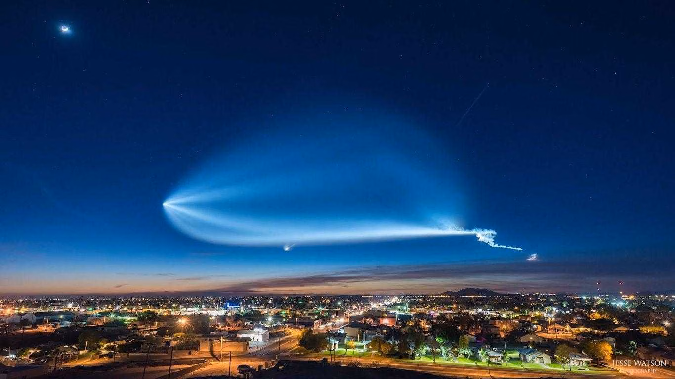 Фотограф запечатлел полёт SpaceX Falcon 9 в таймлапсе 1 SpaceX Falcon 9
