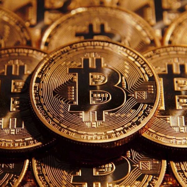 Биткоин превысил отметку в 15 тысяч долларов (bitcoin1)
