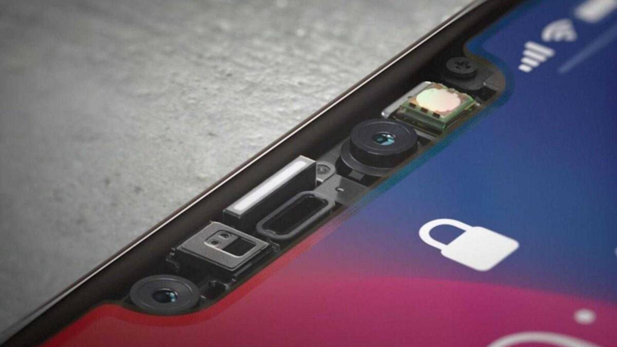 Apple инвестирует 390 млн долларов в разработчика Face ID 5 Внутренний вид камеры Face ID на iPhone