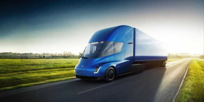 Budweiser сделала крупные заказ на грузовики Tesla Semi (semi front 34 blue)