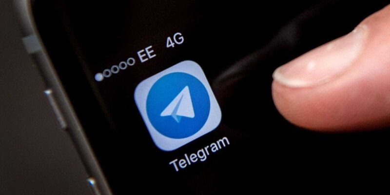 В сеть утекла информация о блокчейн-технологии и криптовалюте Telegram (london england may 25 a close up view of the telegram messaging app is seen on a smart phone on)