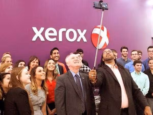 Jacobson Interns Selfie1000x450