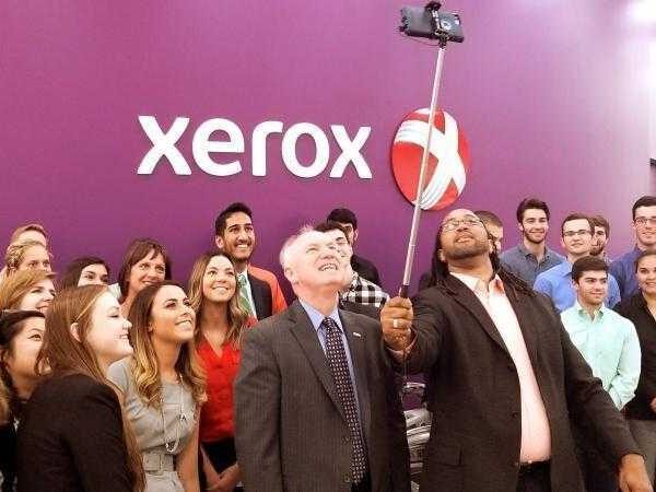 Fujifilm получит Xerox, но потеряет несколько тысяч сотрудников (Jacobson Interns Selfie1000x450)