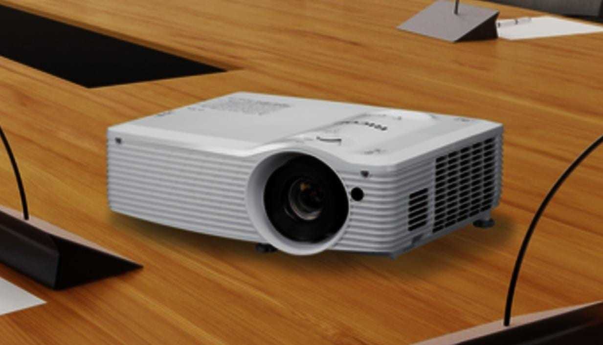 Ricoh дополнила линейку проекторов для бизнес-задач 4 Ricoh PJ X5770 e1521618006502 1