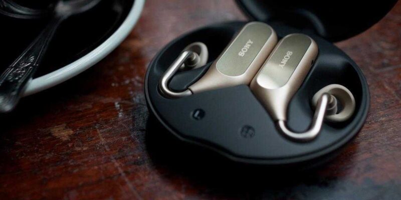 YaC 2018. Sony Xperia Ear Duo стали первым носимым устройством с ассистентом Алиса (sony xperia ear duo 4)