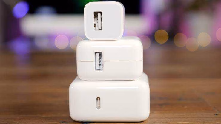 Слухи: Apple выпустит новую USB-зарядку для iPhone 2018 2 charger.740w derived