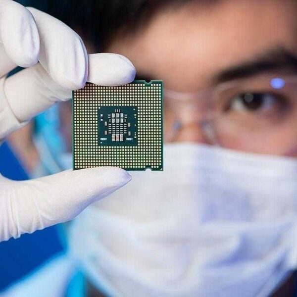 Новые 10-нм процессоры Intel появятся не раньше середины 2019 года (intelchip)
