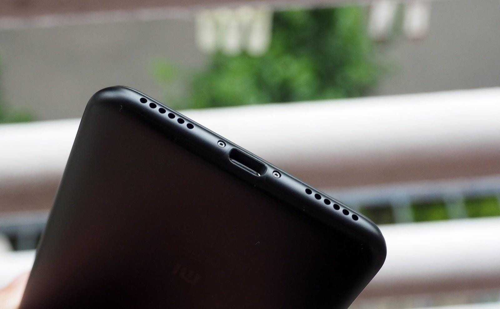 ТОП-5 причин купить Xiaomi Mi A2 (xiaomi mi a2 4 e1532515747518)