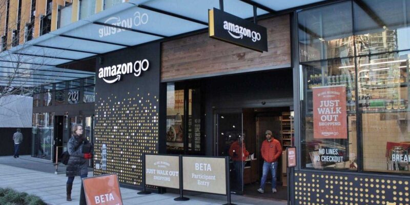 Amazon открыл в Чикаго магазин без кассиров (amazon go in seattle december 2016)