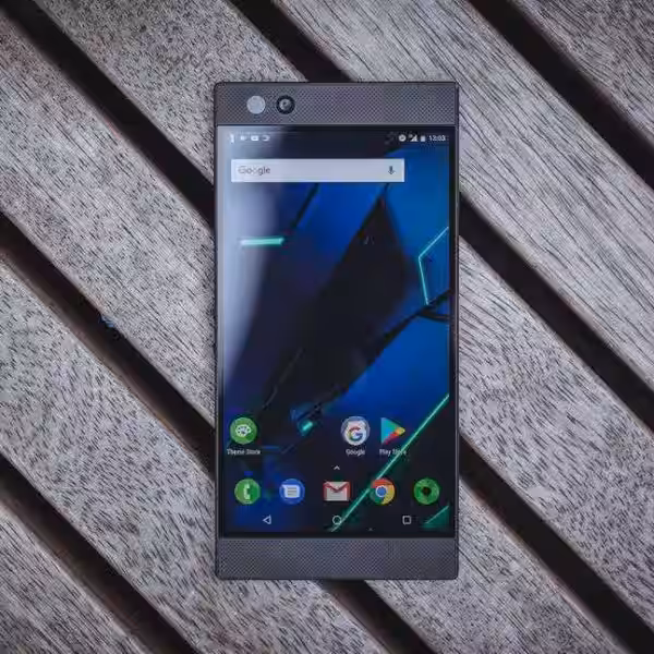 razer phone product 12