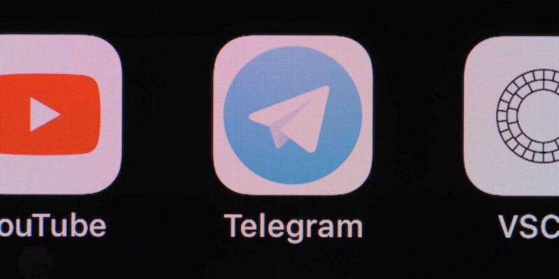 Пользователи жалуются на работу Telegram в IOS 12 (squqosiknq7g)