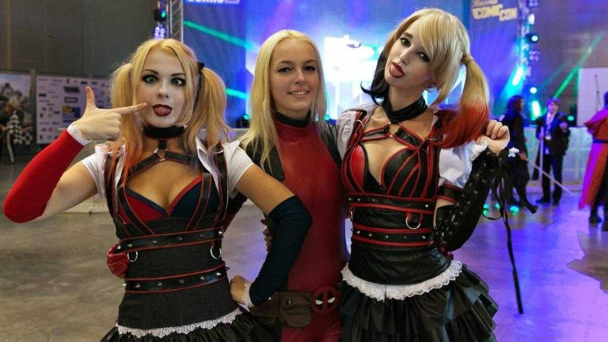 В Москве стартует ИгроМир 2018 и Comic Con Russia 2018. Расписание, карта ИгроМира и все игры 13 Три участницы в костюмах Халка и Росомахи на Comic Con Russia 2018