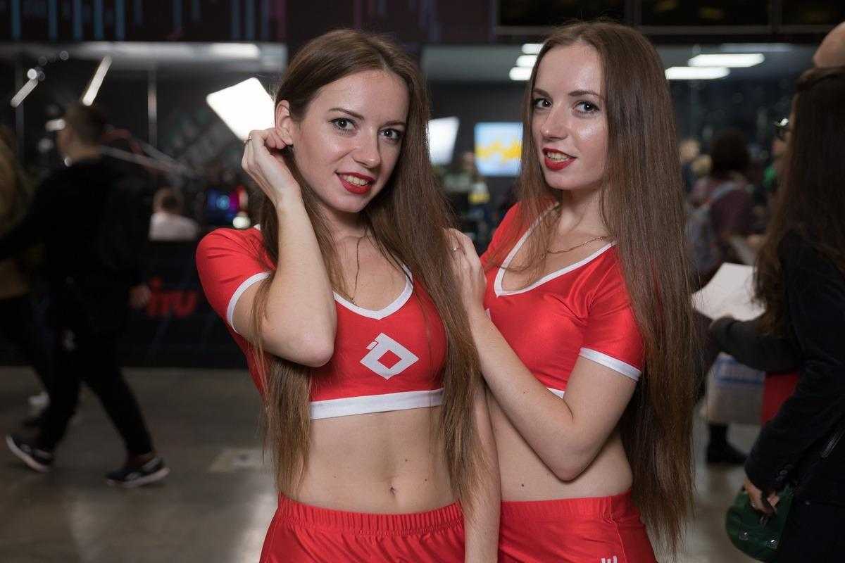 18+ Самые красивые девушки ИгроМир 2018 и Comic Con. День 1 (igromir comic con devushka 17)