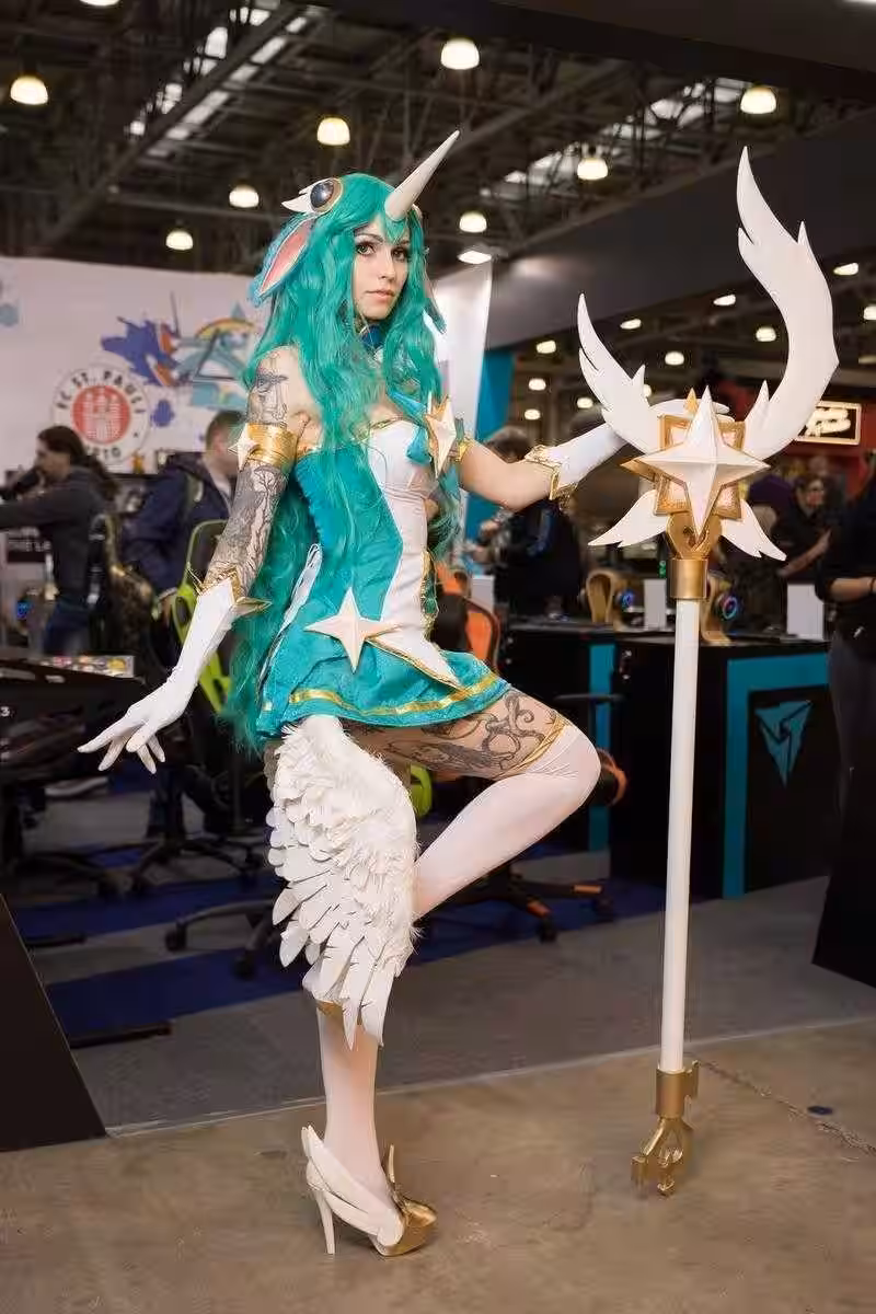 18+ Самый необычный косплей на ИгроМир 2018 и Comic Con. День 2 49 igromir comic con kosplej den 2 17