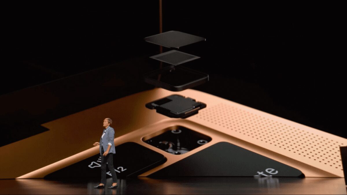 Изображение демонстрирует детали нового iPad Pro с камерой и интерфейсом