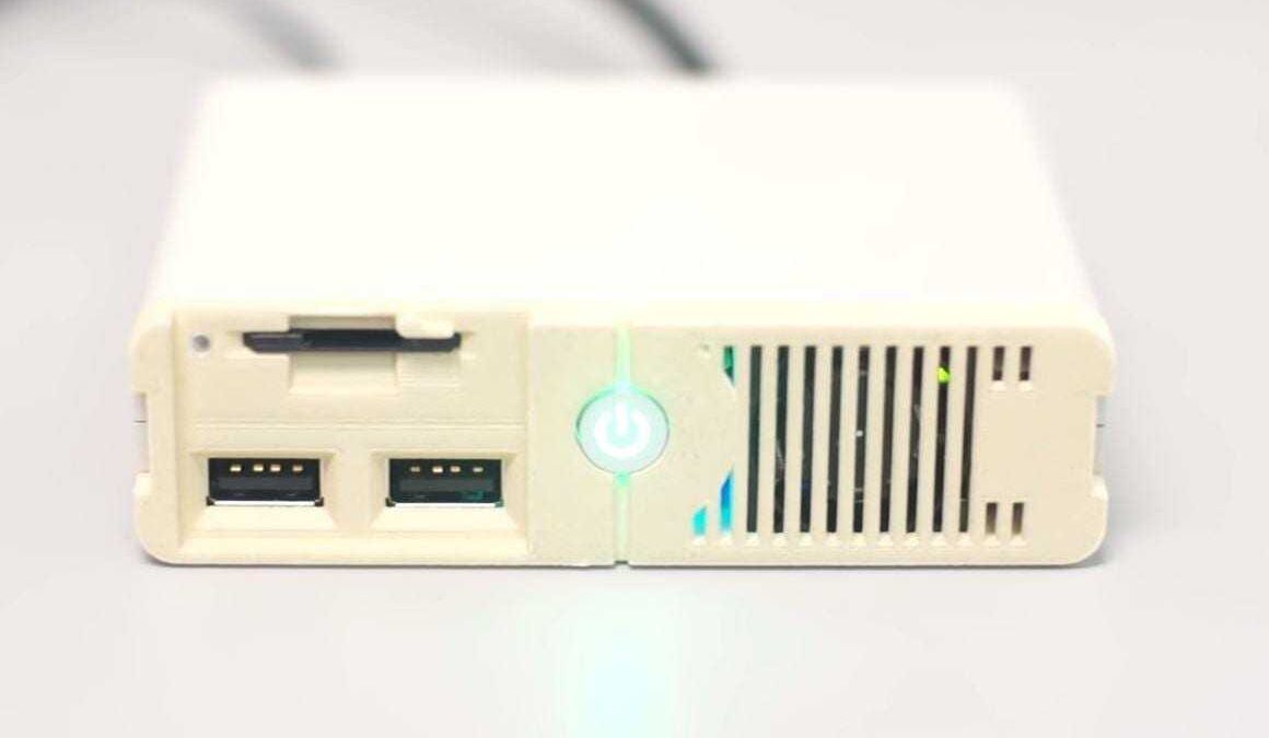 Мини-ПК PC Classic с двумя USB портами и кнопкой включения