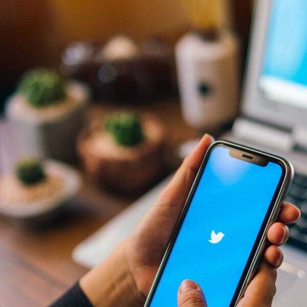 Twitter борется с одержимостью количеством подписчиков (twitter revenue)