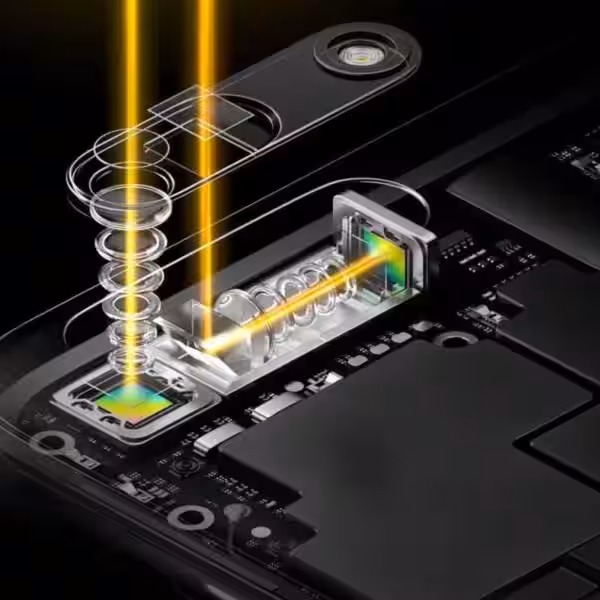 World s first periscope style dual camera technology.0 1