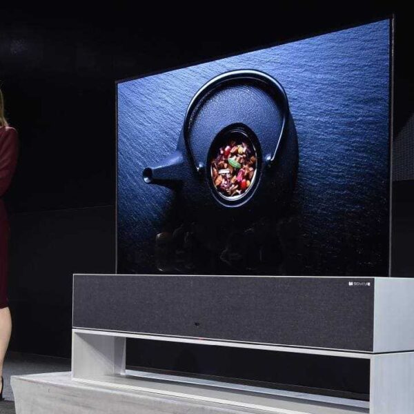CES 2019. Революционный сворачиваемый телевизор LG поступит в продажу в этом году (bb503903daf02ee561ae44e55bfaff81)