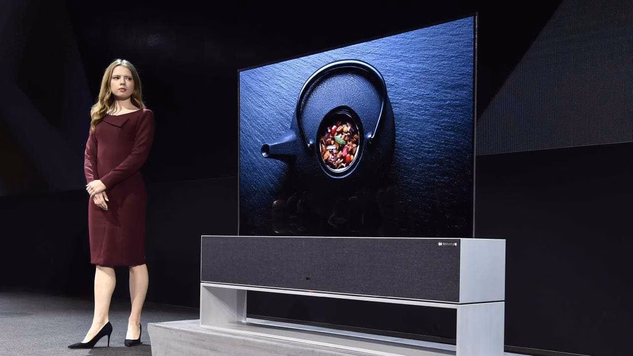 CES 2019. Революционный сворачиваемый телевизор LG поступит в продажу в этом году 1 bb503903daf02ee561ae44e55bfaff81