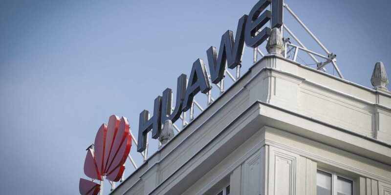 Huawei уволила сотрудника, арестованного в Польше по обвинению в шпионаже (dims 1)
