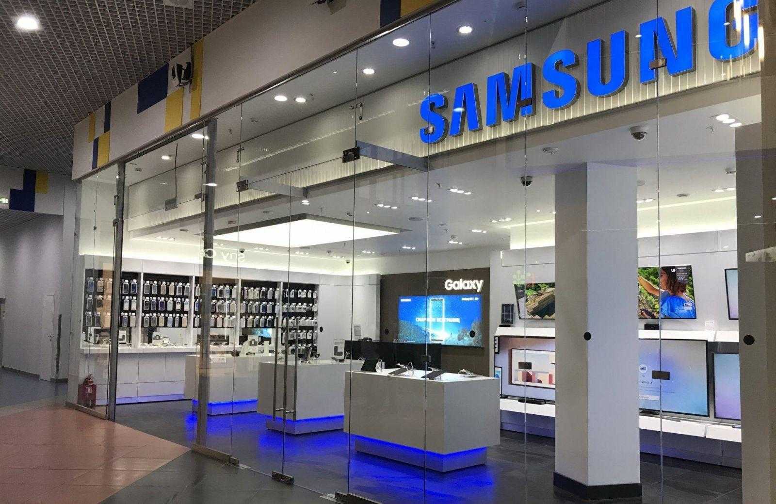 Галерея фото самсунг. Samsung магазин. Салон самсунг. Официальный магазин самсунг. Самсунг фото магазина.