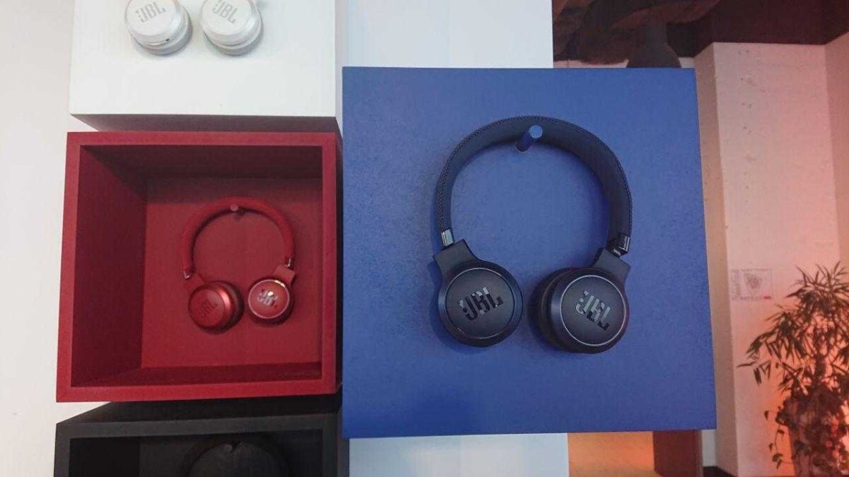 JBL представила новую линейку наушников в России 4 2019 02 21 17.17.38
