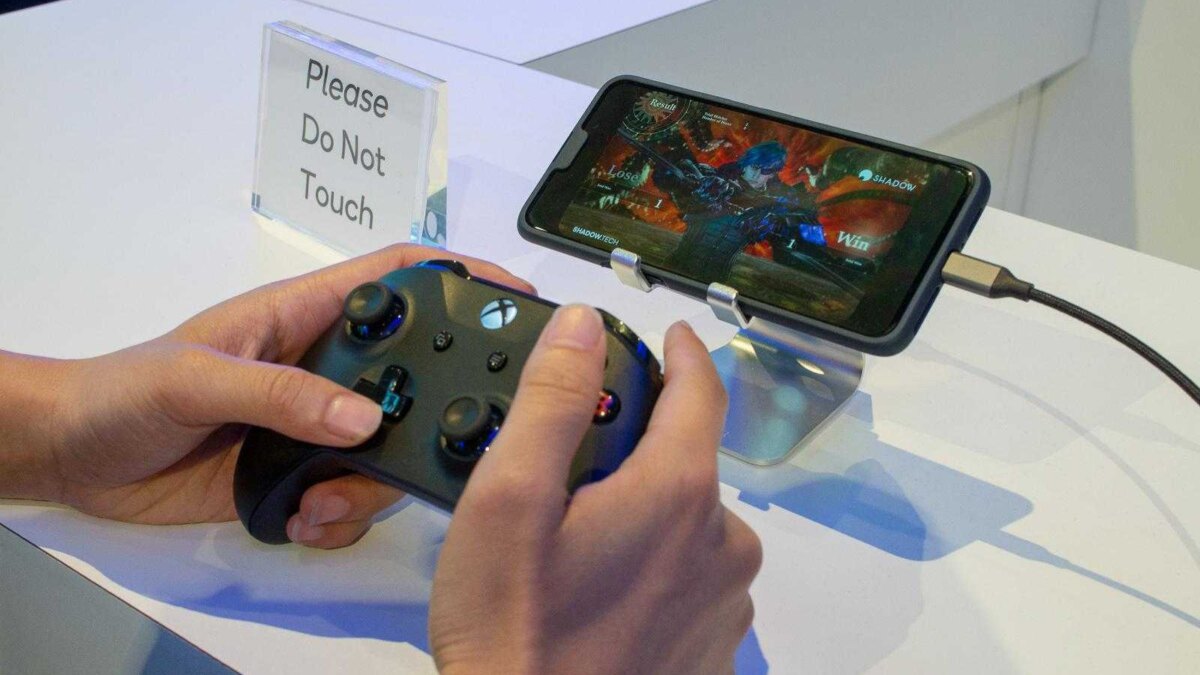 5G prototype phones at MWC 1