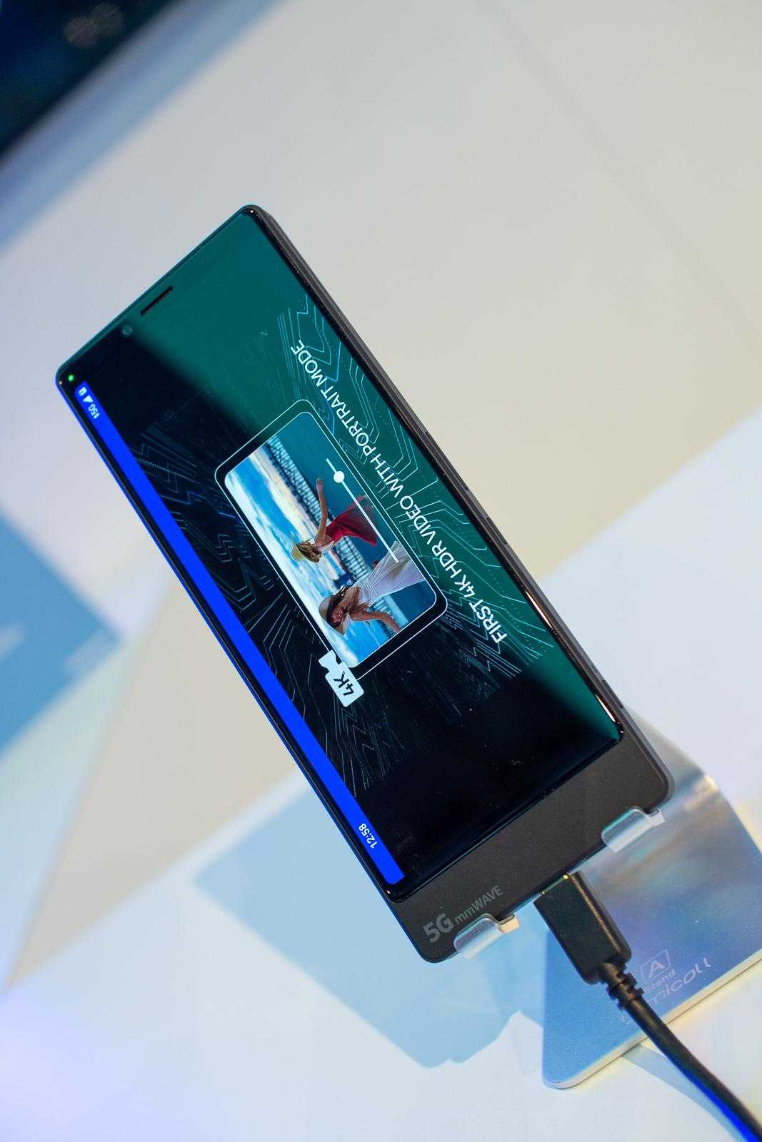 MWC 2019. OnePlus, Sony и Oppo показали прототипы смартфонов с 5G (5G prototype phones at MWC 2)