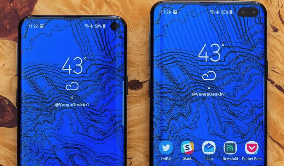 Два новых смартфона Samsung Galaxy S10 с поврежденными экранами