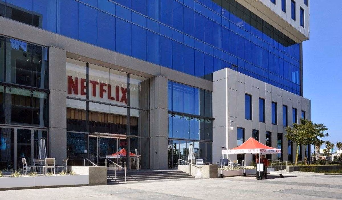 Офис Netflix в Лос-Анджелесе заблокирован из-за сообщений о вооружённом человеке 1 dims 14