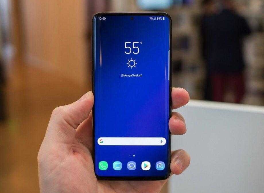 Смартфон Galaxy S10e официально подтверждён Samsung 2 galaxy s10 image 920x690 1