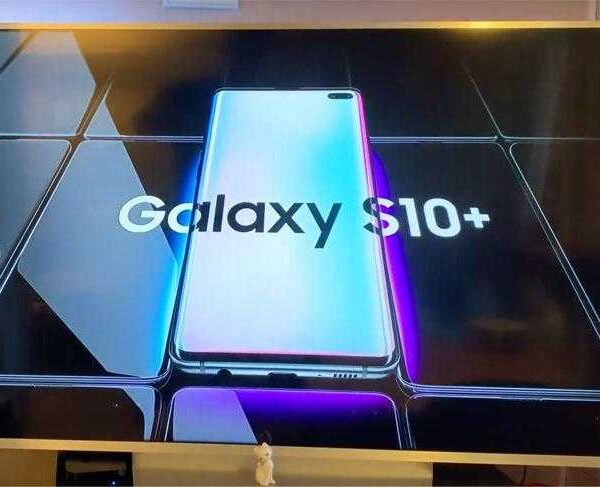Samsung Galaxy S10 и беспроводные наушники Galaxy Buds засветились на видео (galaxy s10plus 2)