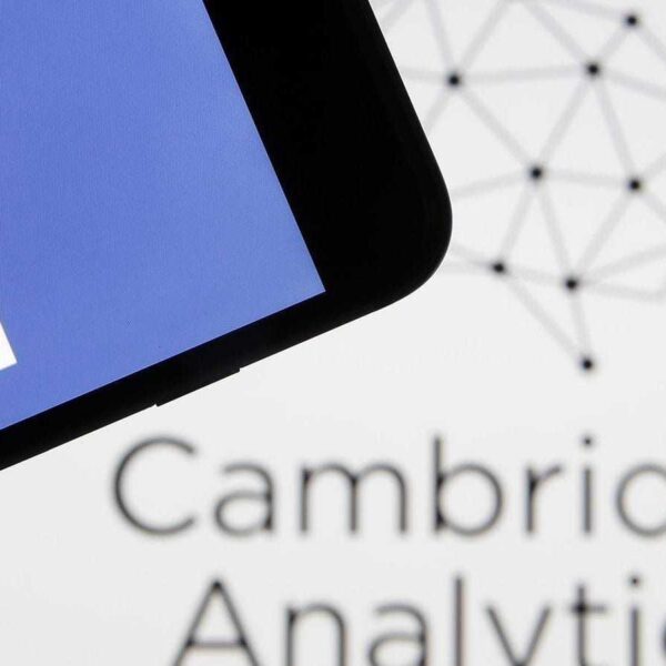 Facebook может получить многомиллиардный штраф за скандал с Cambridge Analytica (gettyimages 935015092)