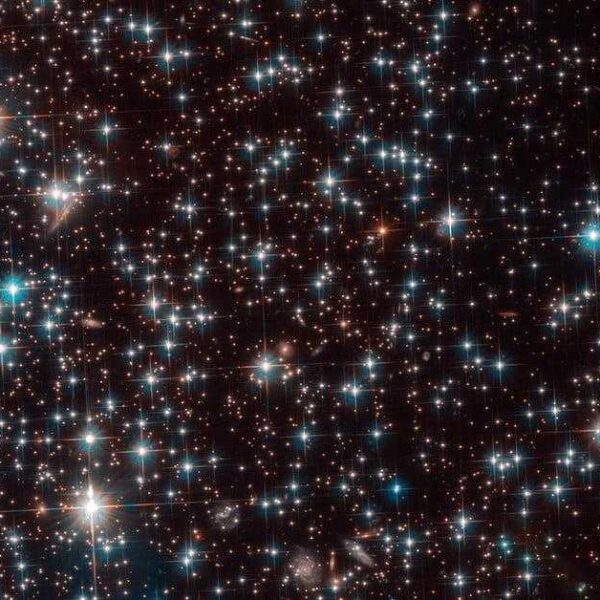 Астрономы случайно нашли карликовую галактику Bedin 1 (globular cluster ngc 6752 1200x630 c ar1.91)