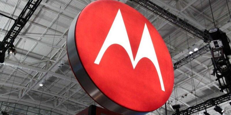 Motorola подтвердила, что представит сгибающийся смартфон в этом году (motorola stock logo)